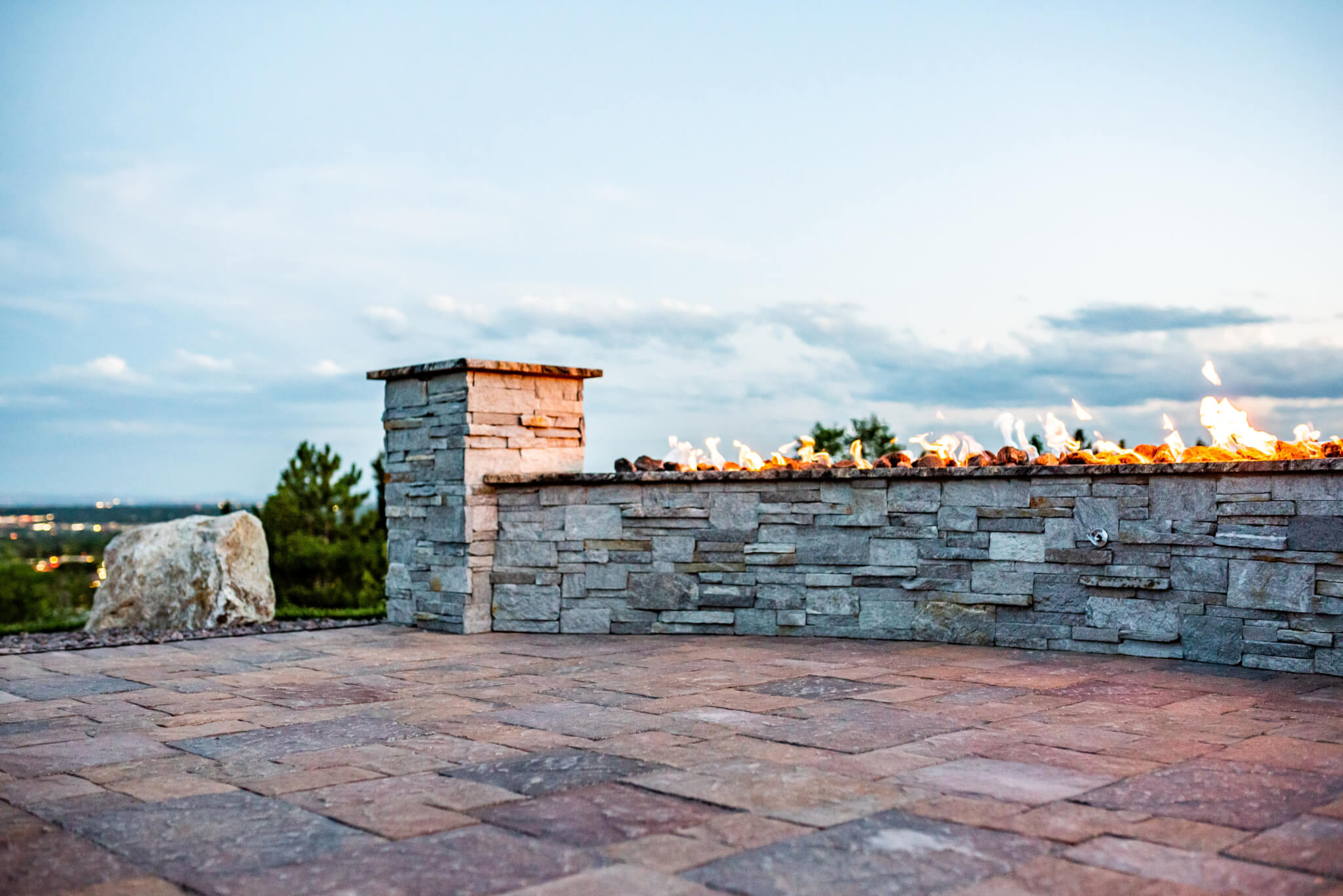 Natural gas fire pit in the backyard