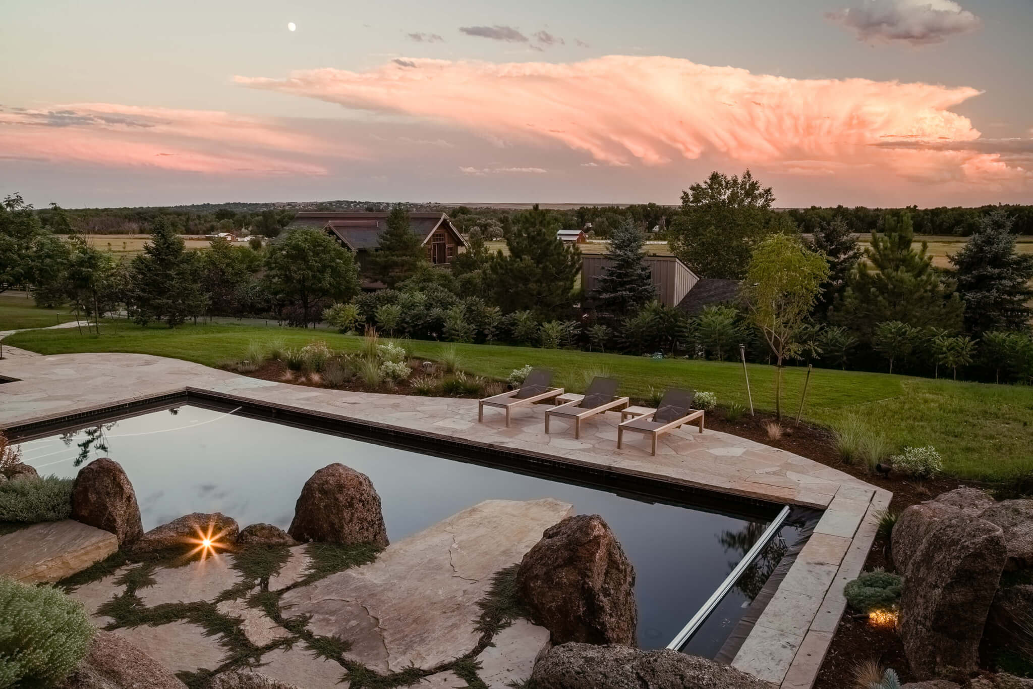 A beautiful sky view from the pool area